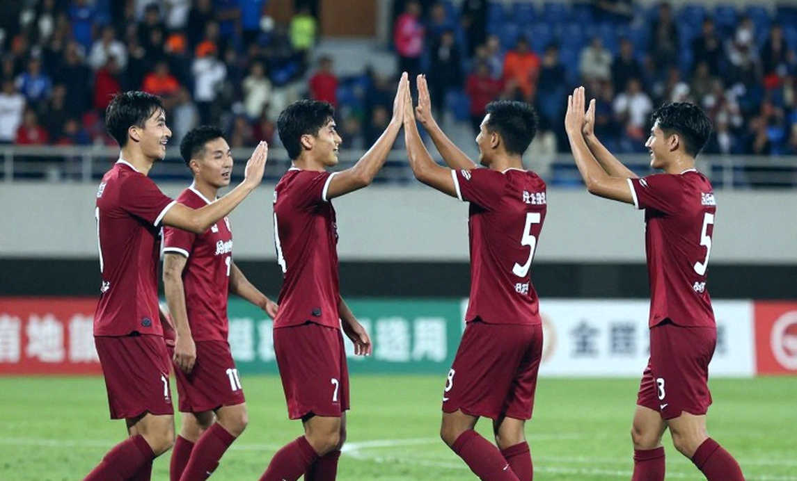 U23 Việt Nam đáp xuống Nagoya rạng sáng 13/9: sáu cầu thủ SLNA, hai mảnh ghép muộn và bài toán bảng C tại Asiad 2026