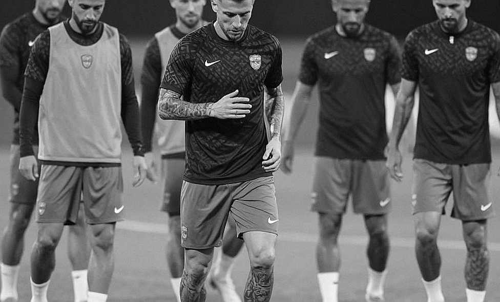 Từ máu lửa V-League đến khát vọng World Cup: Bài toán chiến thuật nào cho bóng đá Việt Nam?