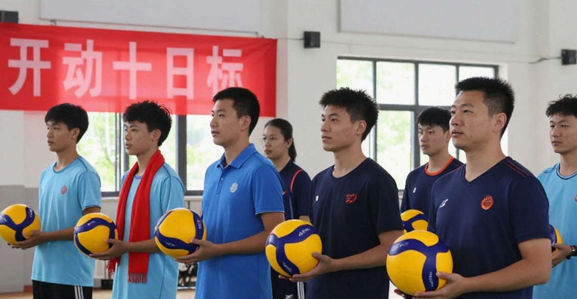 Sacombank Puts Its Name on Vietnam's First Division and National Cup: The 4 Billion VND They Read Aloud and the Contract Lines Nobody Did Sacombank Puts Its Name on Vietnam's First Division and National Cup: The 4 Billion VND They Read Aloud and the Contract Lines Nobody Did