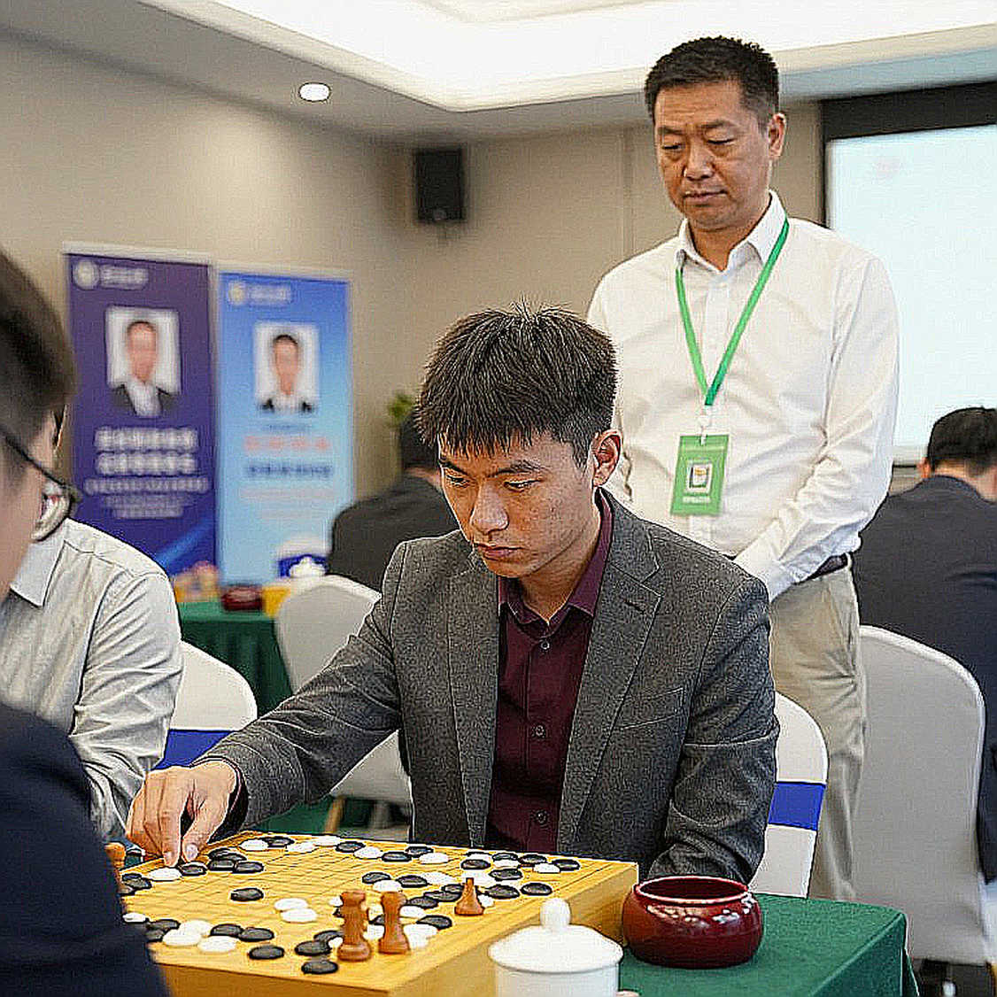 FRITZ 20 and ChessBase's Positioning Puzzle in the Era of Free Engines
